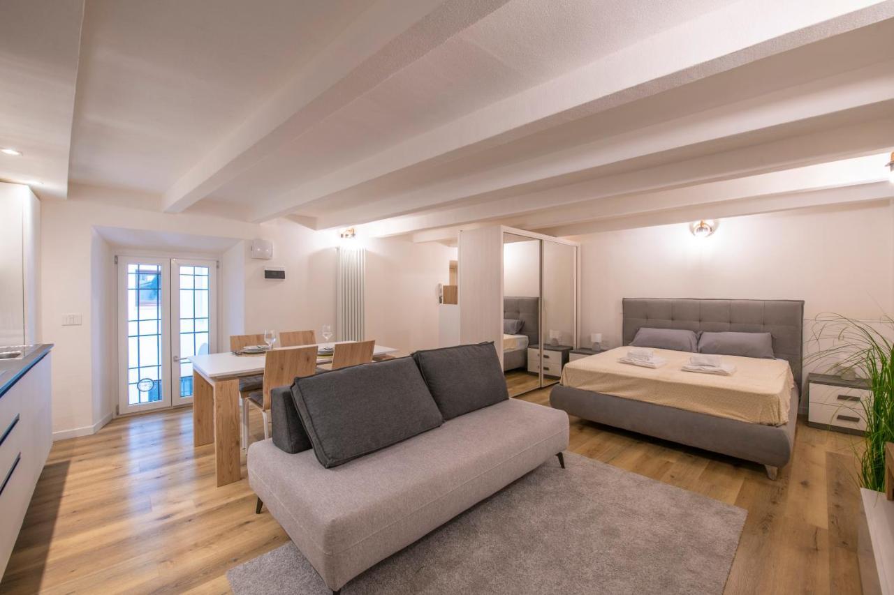 Borsarihouse Wifi & Smarttv Apartment เวโรนา ภายนอก รูปภาพ