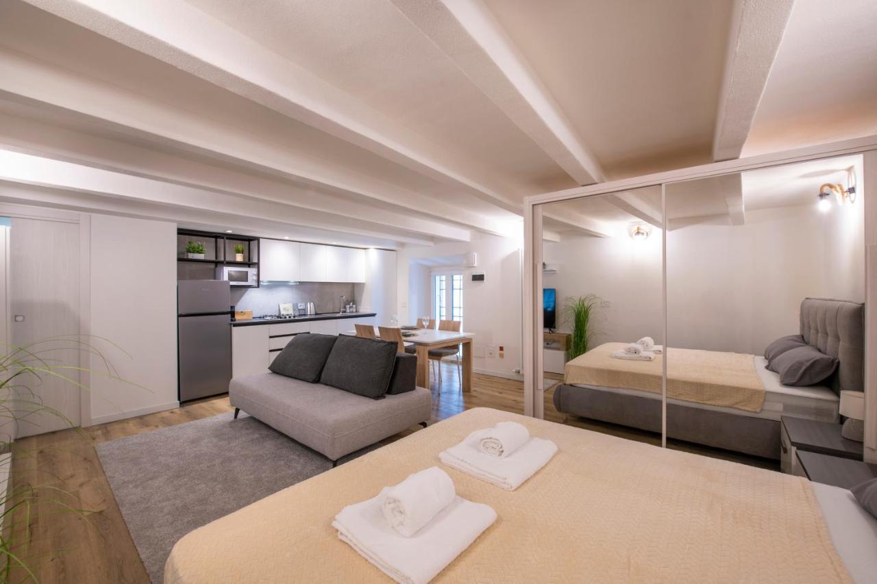 Borsarihouse Wifi & Smarttv Apartment เวโรนา ภายนอก รูปภาพ