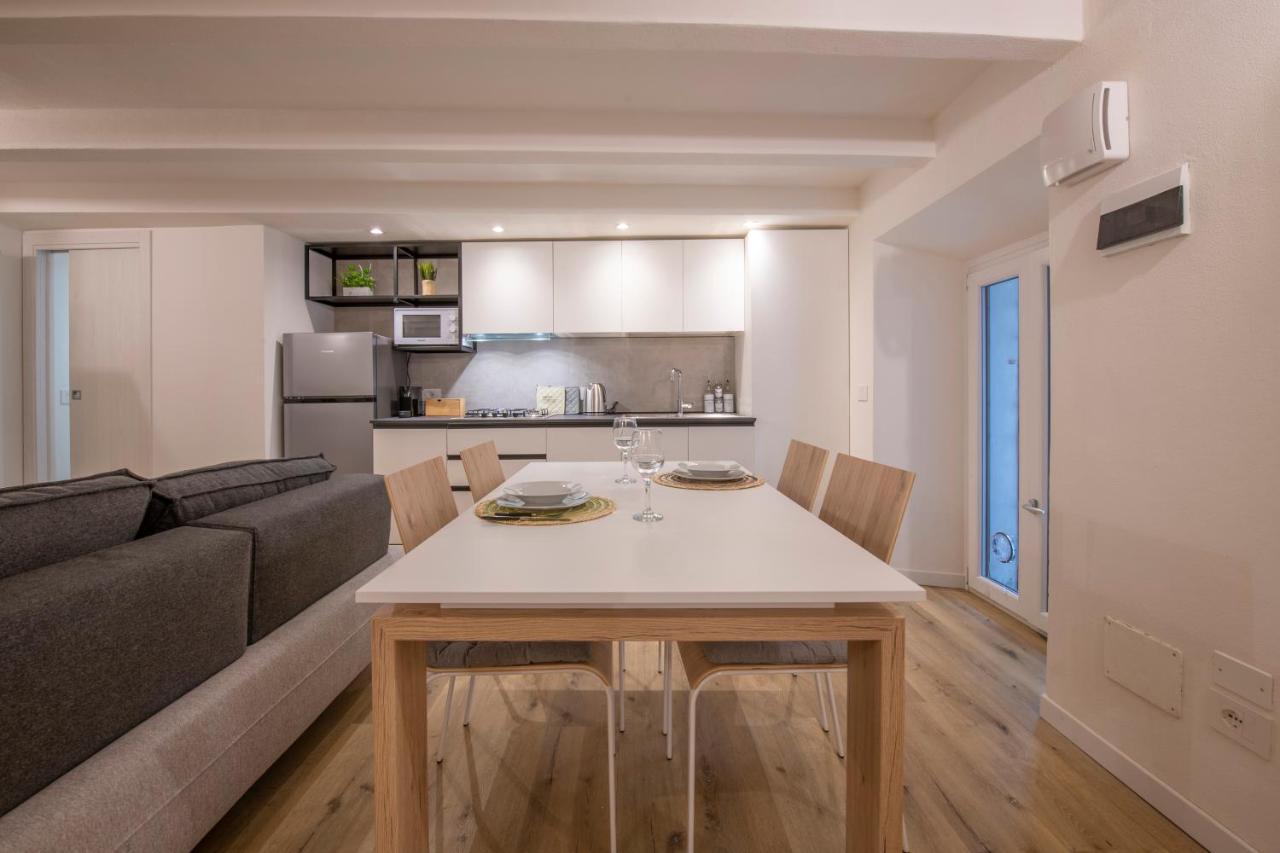 Borsarihouse Wifi & Smarttv Apartment เวโรนา ภายนอก รูปภาพ